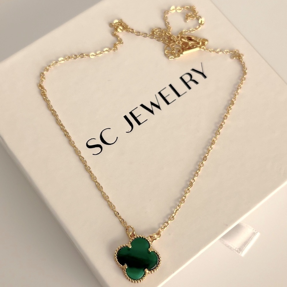 Green/Malachite Clover Necklace 14k Gold Color Chain - Picture 5 of 10